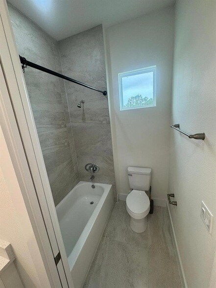 Building Photo - 267 Amaryllis Way