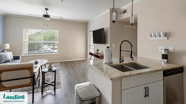 Building Photo - 6101 N Riverside Dr