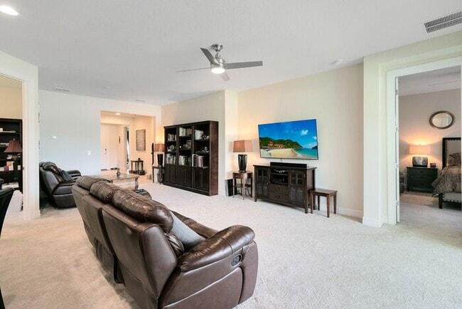 Building Photo - 4 Bedroom/3.5 Bathroom Gated Community at Ruby Lake!!!!