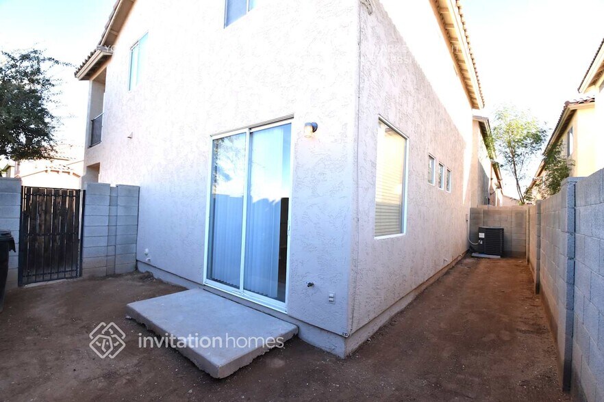 Building Photo - 1407 E Mobile Ln