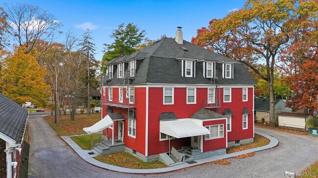 Building Photo - 221 Lake Ave S