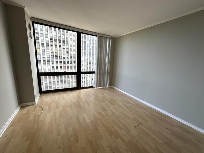 Building Photo - 1 bedroom in Chicago IL 60614