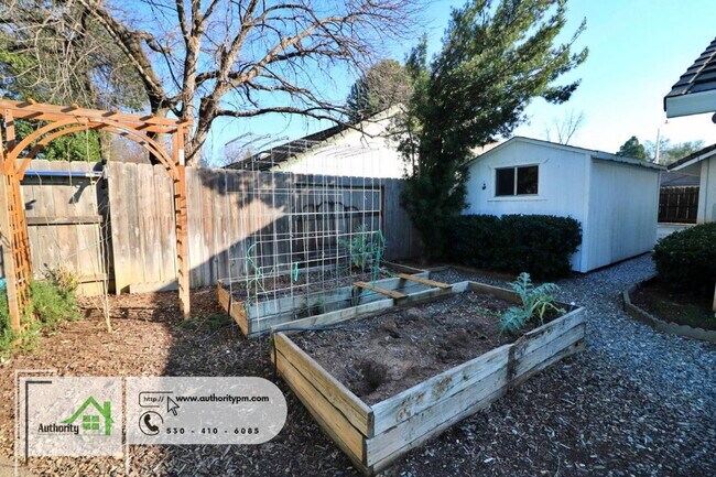 Building Photo - 2378 Castlewood Dr