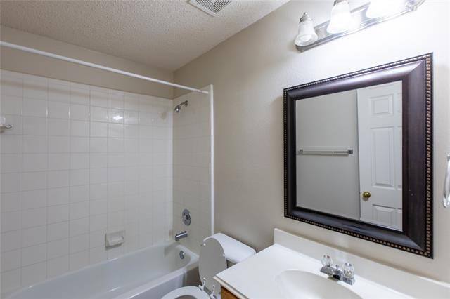 Building Photo - 3713 Pinetree Dr