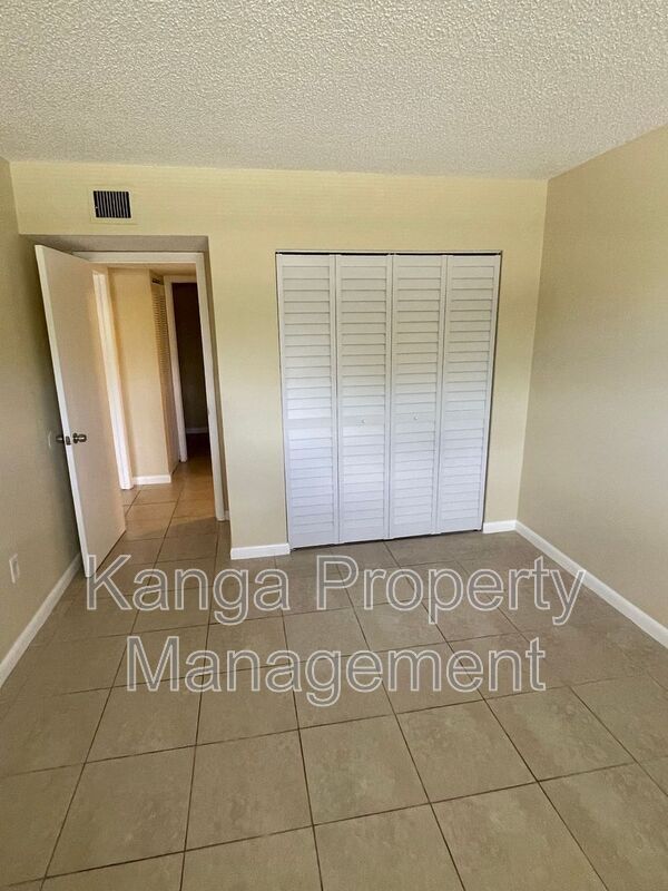 Building Photo - 11605 NW 29th Ct