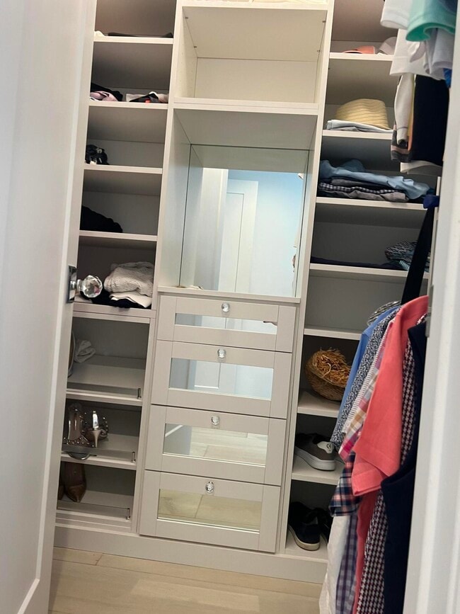 Building Photo - 275 S Beach Rd