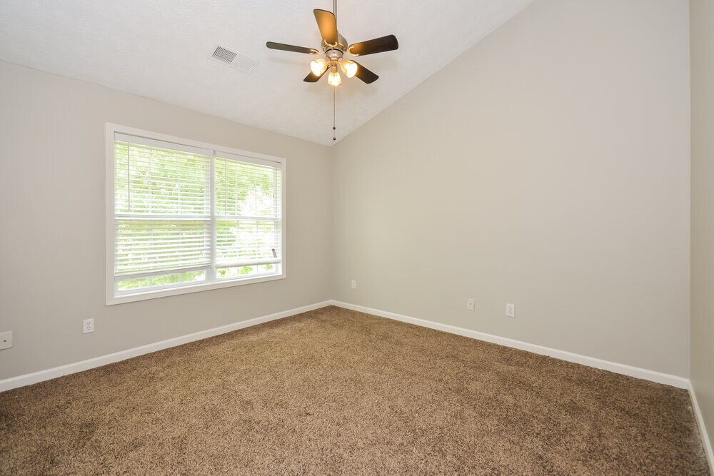 Building Photo - 2424 Santa Barbra Ct SE