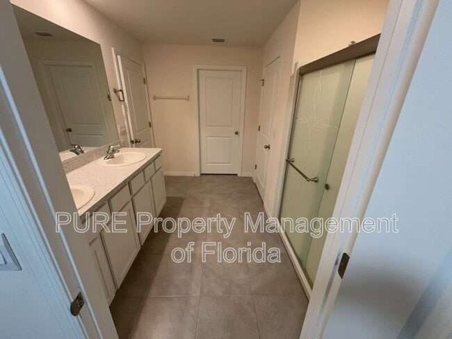 Building Photo - 618 SE 65th Terrace