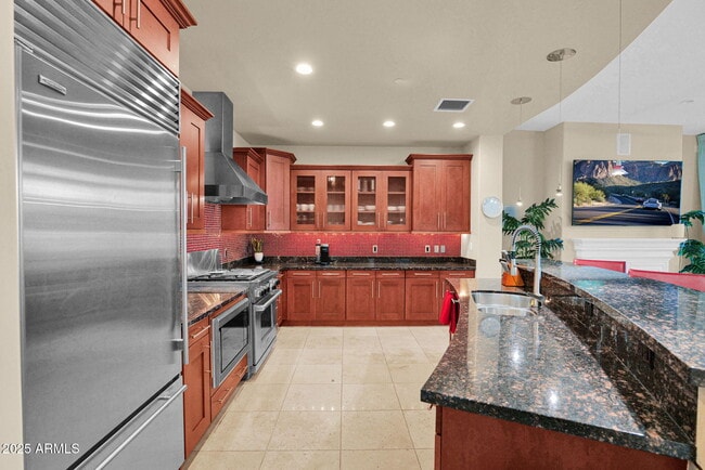 Building Photo - 8 Biltmore Estates Dr