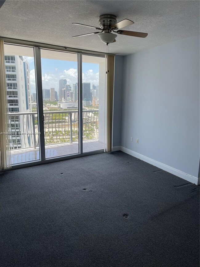 Building Photo - 1750 N Bayshore Dr