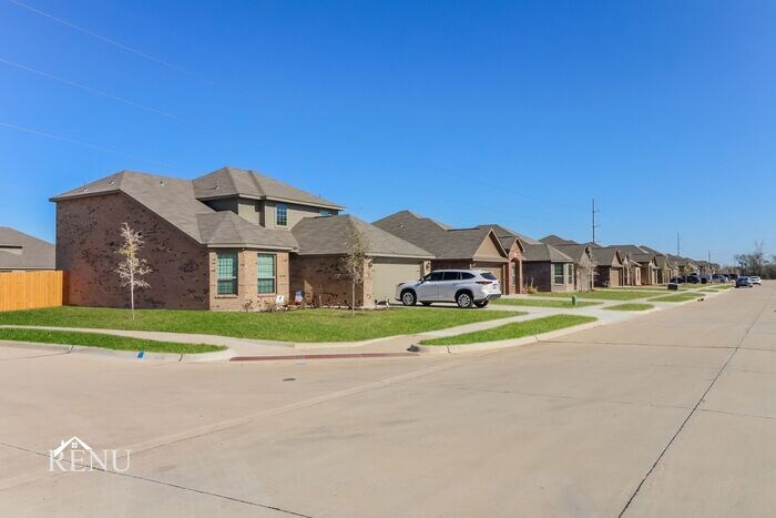 Building Photo - 1032 Wheatfield Ln