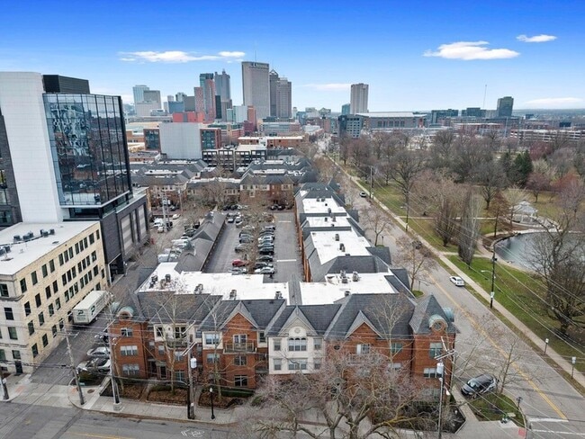 Building Photo - 35 Buttles Ave