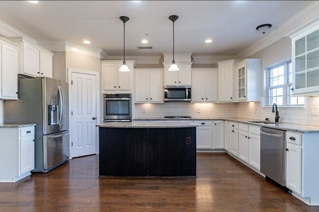 Building Photo - 8273 Middlewick Ln