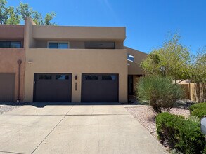Building Photo - 9608 Merion Cir NE