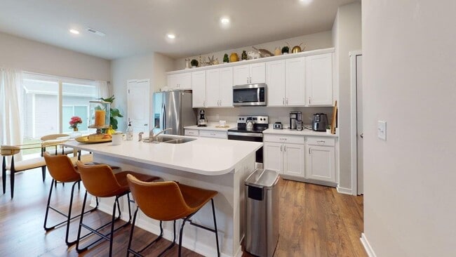 Building Photo - Beautiful, Modern, Open Home - Available Now