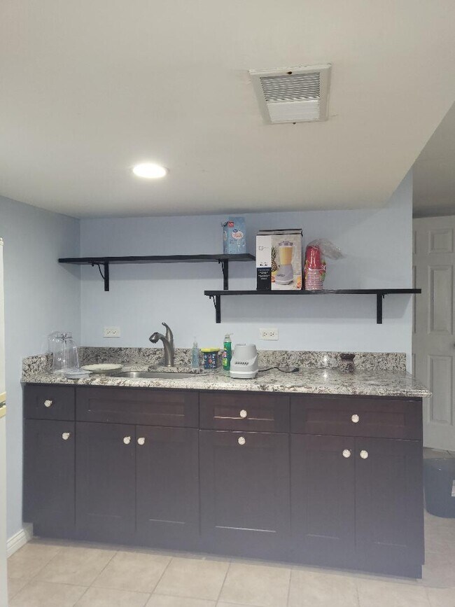 Building Photo - 3033 S Pitney Ct