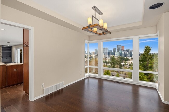 Building Photo - 9610 SE 7th St