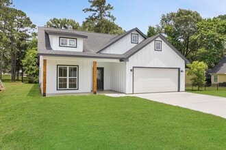 Building Photo - 611 Bridgeview Dr