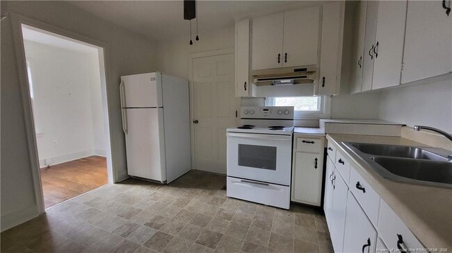 Building Photo - 1209 E 14th St