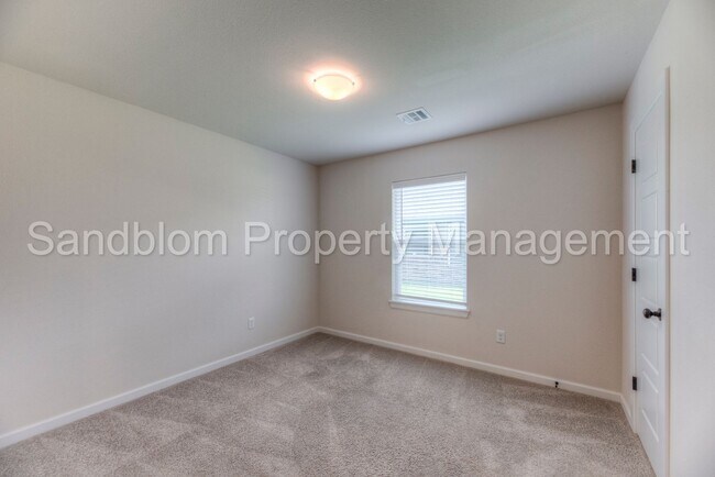 Building Photo - For Lease | East Tulsa - BA Schools | $189...
