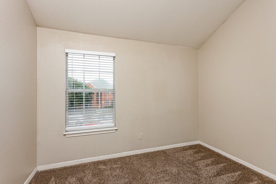 Building Photo - 2029 Austin Dr