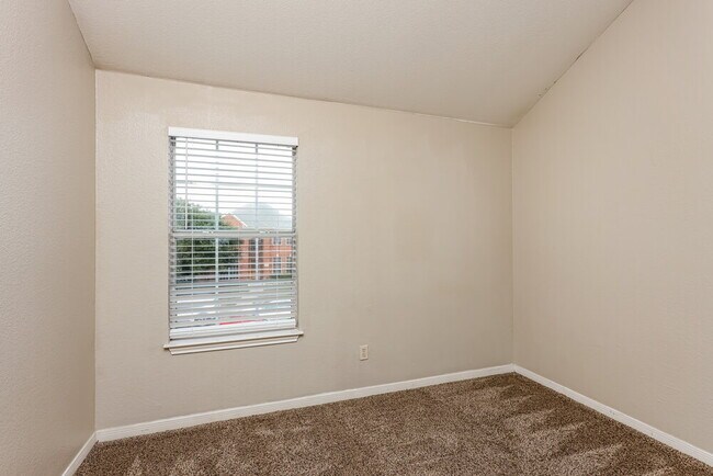 Building Photo - 2029 Austin Dr