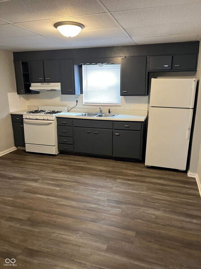 Building Photo - 1944 Shelby St