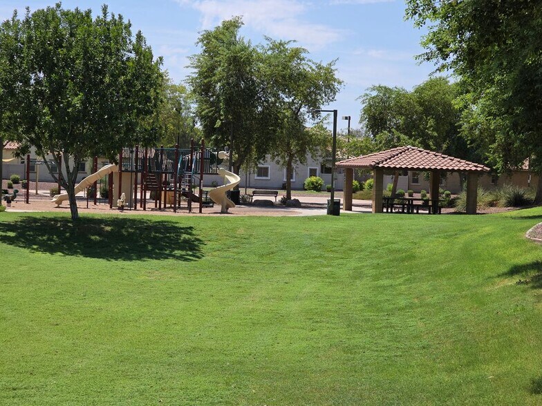 Building Photo - 2170 Scully Dr