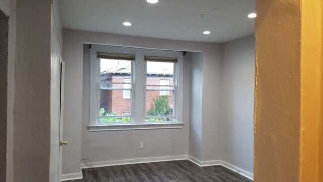 Building Photo - 2360 Pittock St