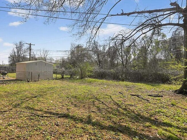 Building Photo - 4118 Westmont Rd