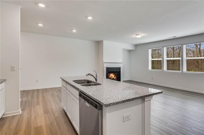 Building Photo - 5820 Flint Ln