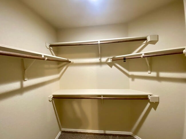 Building Photo - Two Story Townhome in New Braunfels