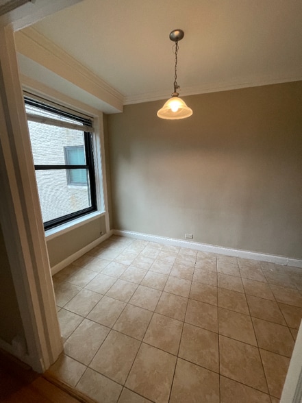 Building Photo - 15 E Kirby St