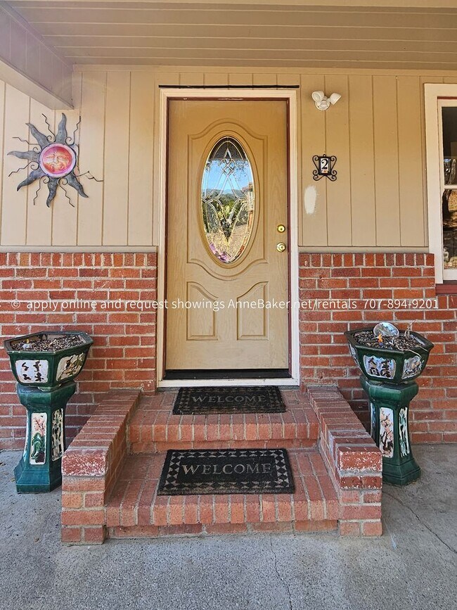 Building Photo - Exquisite Home among the Oak Trees