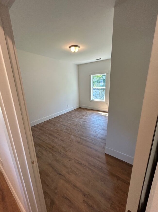 Building Photo - 4 Bedroom New Construction, 1 mile from Campus and Downtown
