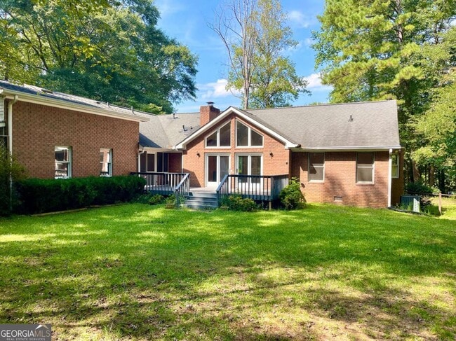 Building Photo - 160 Farm Ln