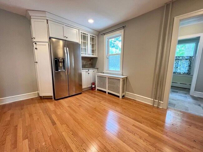 Building Photo - Gorgeous 3-Bedroom Home in Narberth! Avail...