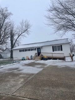 Primary Photo - 203 E Poplar St