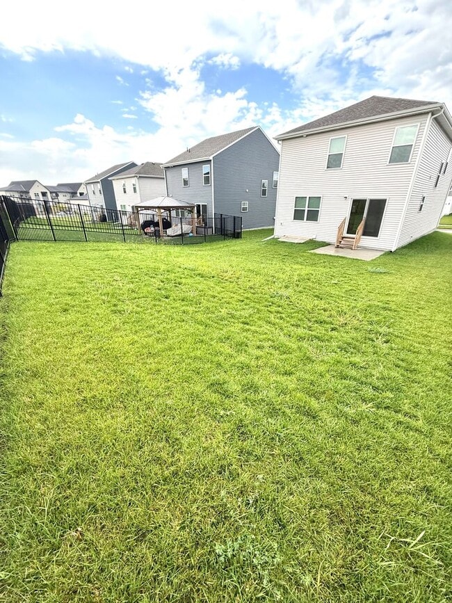 Building Photo - 10809 S 178th Ave