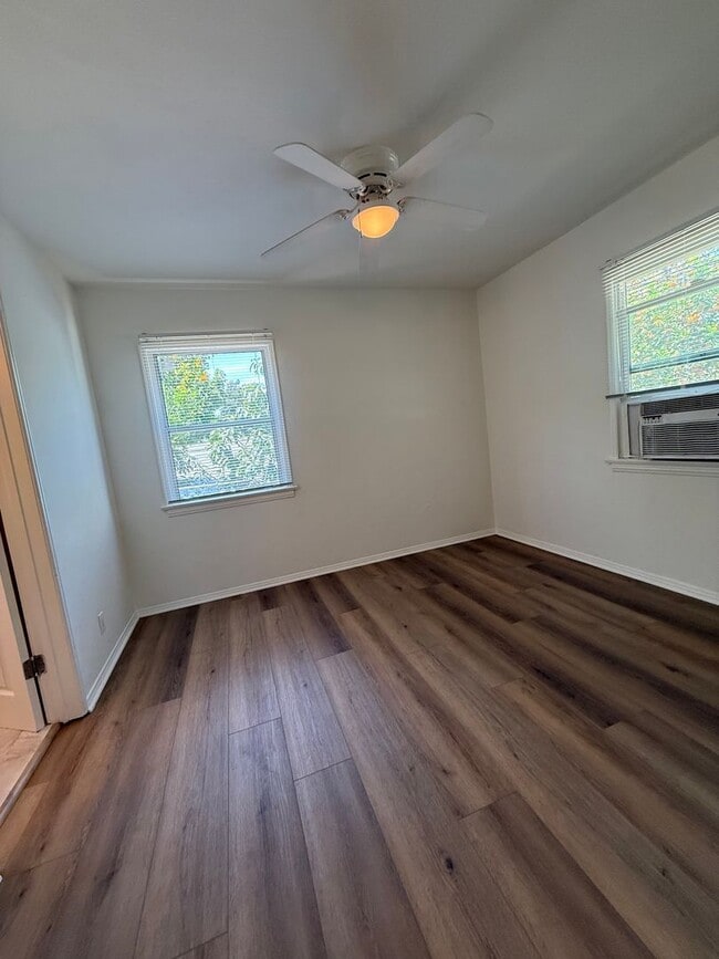 Building Photo - Remodeled Tujunga House