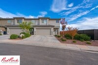 Building Photo - Beautiful townhome in desirable neighborho...