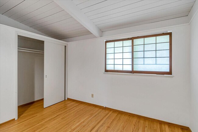 Building Photo - 3 Bedroom 2 Bath Home located in Palo Alto's Palo Verde Neighborhood!