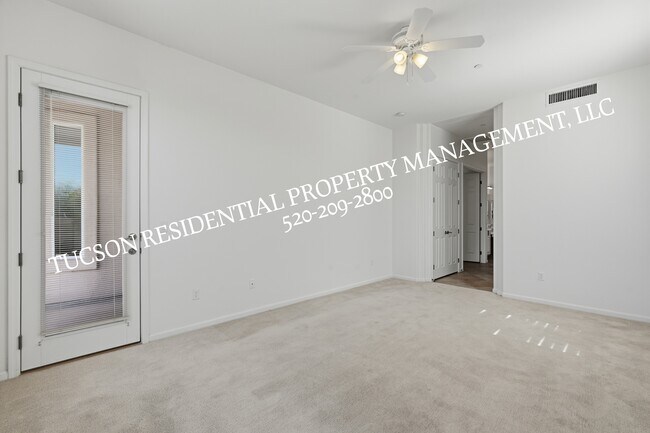 Building Photo - 13245 N Booming Dr