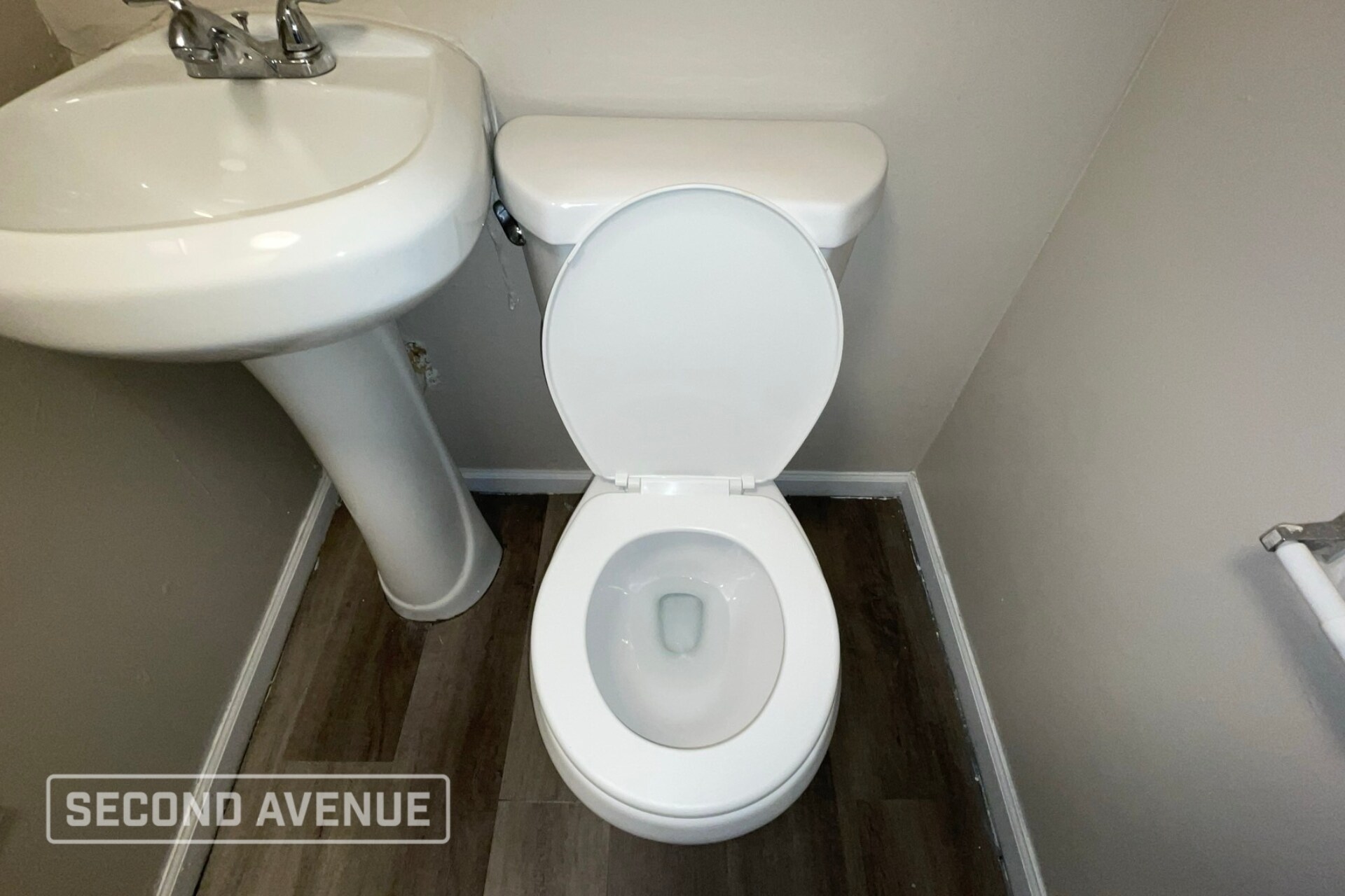 Building Photo - 10036 S Paxton Ave