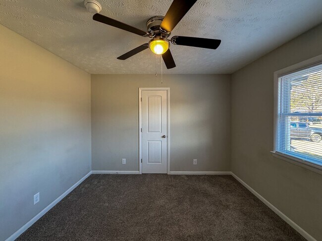 Building Photo - Cute 3 Bed 2 Bath Home in Fayetteville