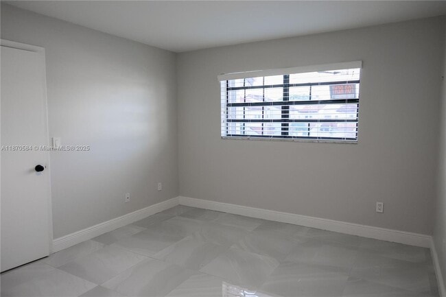 Building Photo - 6211 SW 138th Ct
