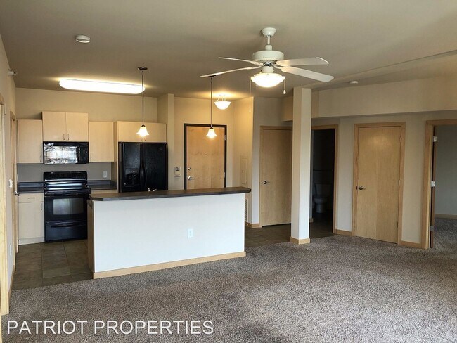 Building Photo - 155 Market St