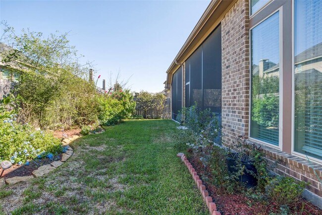Building Photo - 29114 Davenport Dr