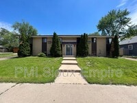 Building Photo - 440 S Western Ave