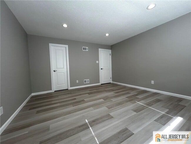 Building Photo - 13 Sweetgum Ln